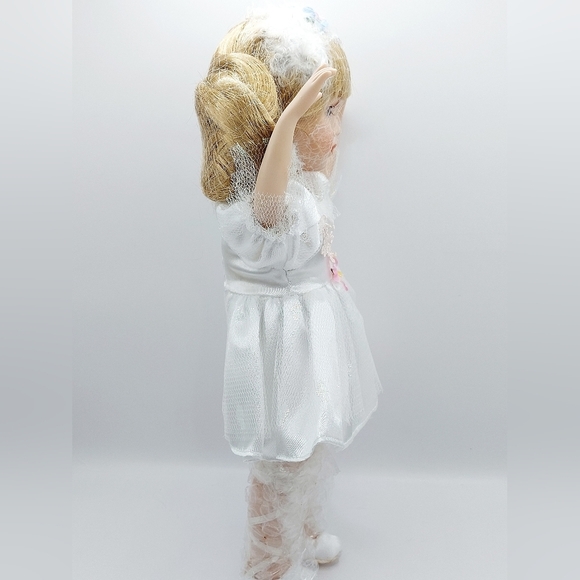 Vintage Heritage Signiture Collection Carlie Ballerina Porcelain Doll & mirror‎ - Picture 6 of 11